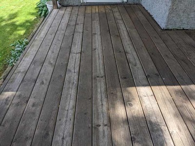 Deck dirty before cleaning